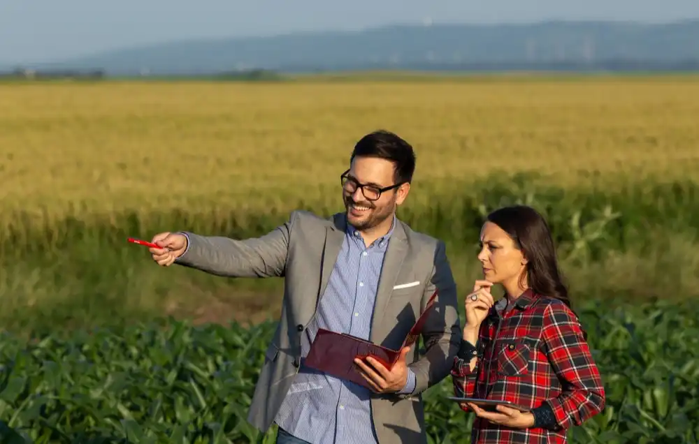Comment se passe la vente d'un terrain agricole ?